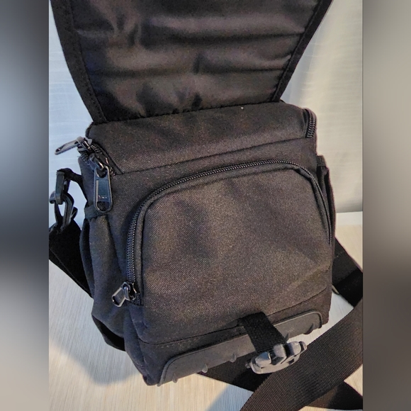 Lowepro Camera Bag - Picture 2 of 5